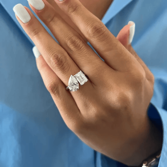 toi-et-moi-engagement-rings