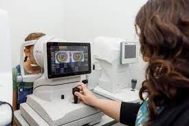 Expert Eye Care Service Malaysia: Achieve Clear Vision with the Right Lens Fitting